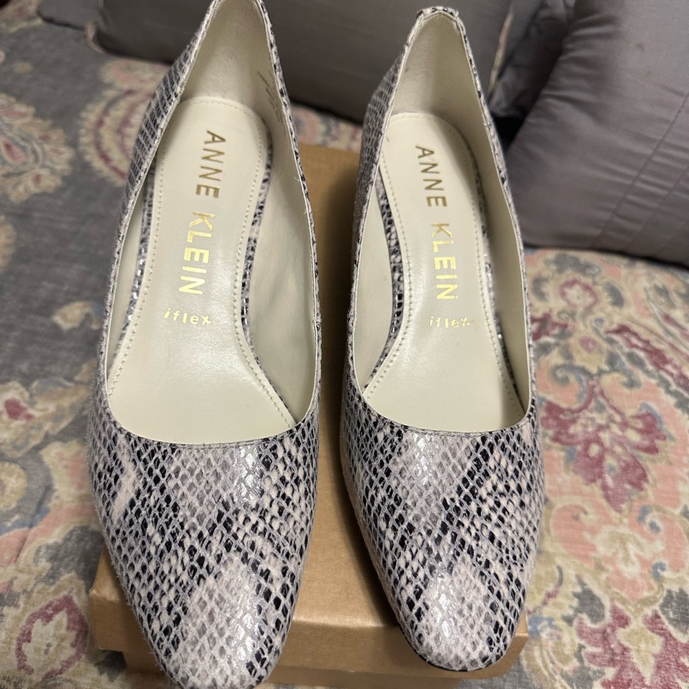 New Anne, Klein, wedge shoe